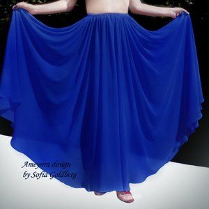 Maxi Skirt. Blue crepe de chine. Elastic waist. Ameynra design. Size L. New